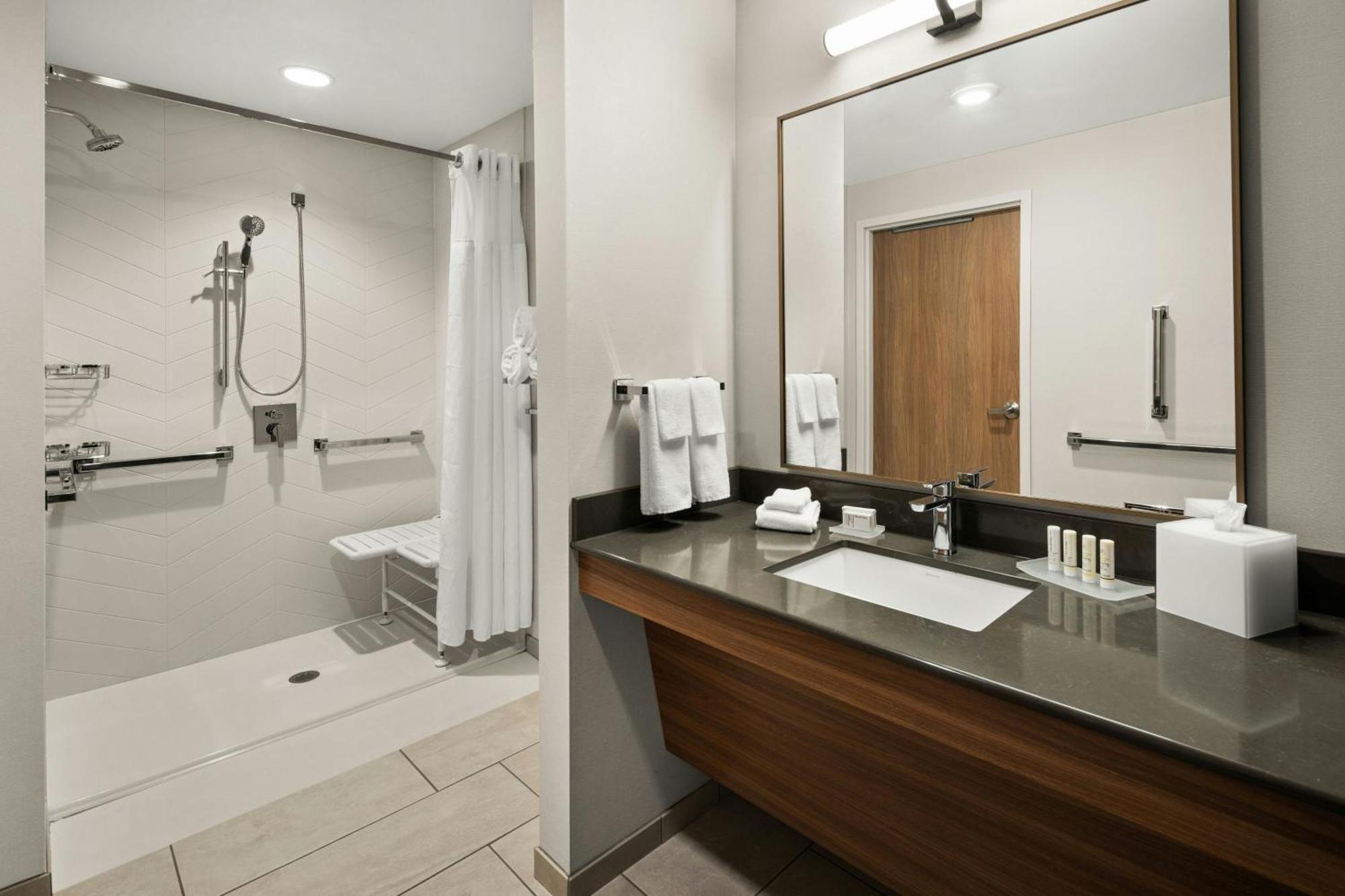 Fairfield By Marriott Inn & Suites Duluth Exterior photo